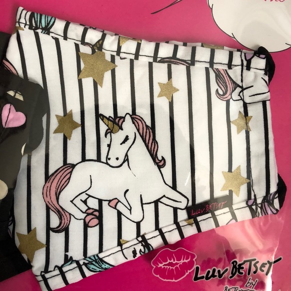 Betsey Johnson Pack of 3 Face Masks - Picture 5 of 7